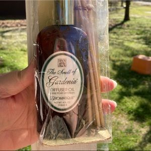 Aromatique Smell of Gardenia 4 ounce diffuser oil refills with reeds lot of 5
